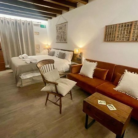 La Casa Del Cantero Pinilla del Valle Luaran gambar