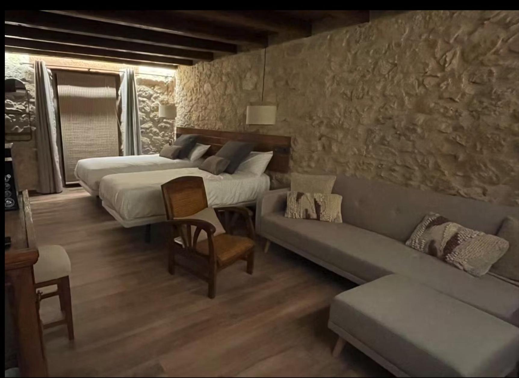 La Casa Del Cantero Pinilla del Valle Luaran gambar