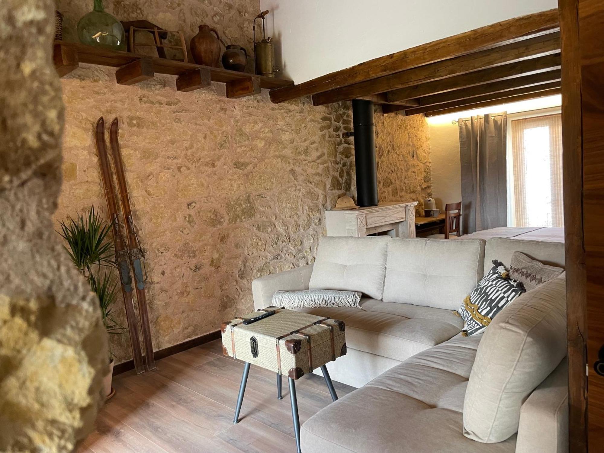 La Casa Del Cantero Pinilla del Valle Luaran gambar