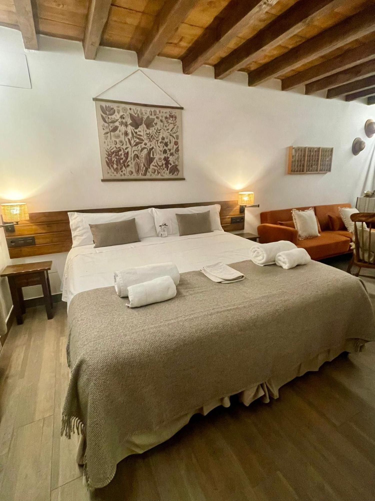 La Casa Del Cantero Pinilla del Valle Luaran gambar