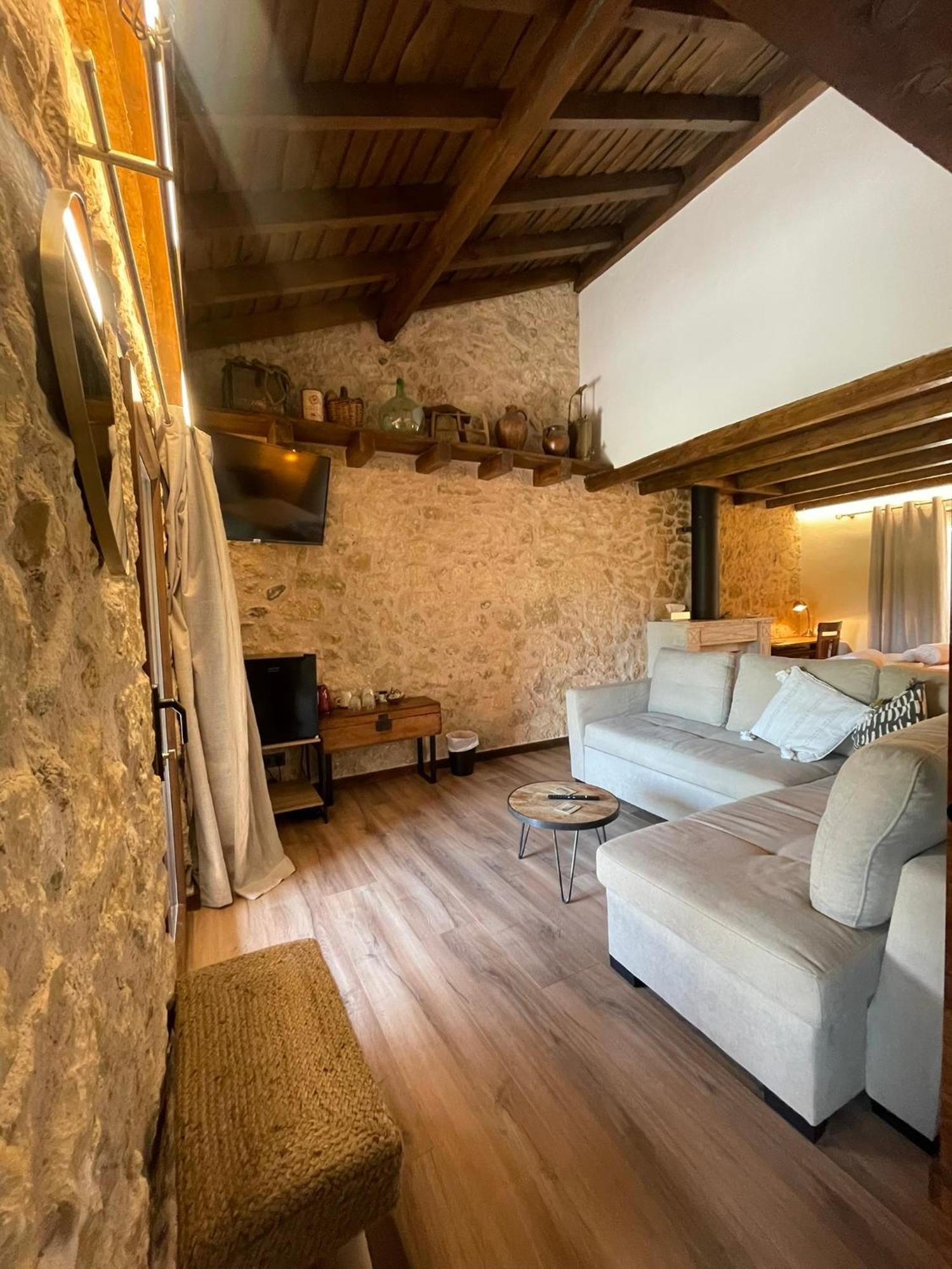 La Casa Del Cantero Pinilla del Valle Luaran gambar